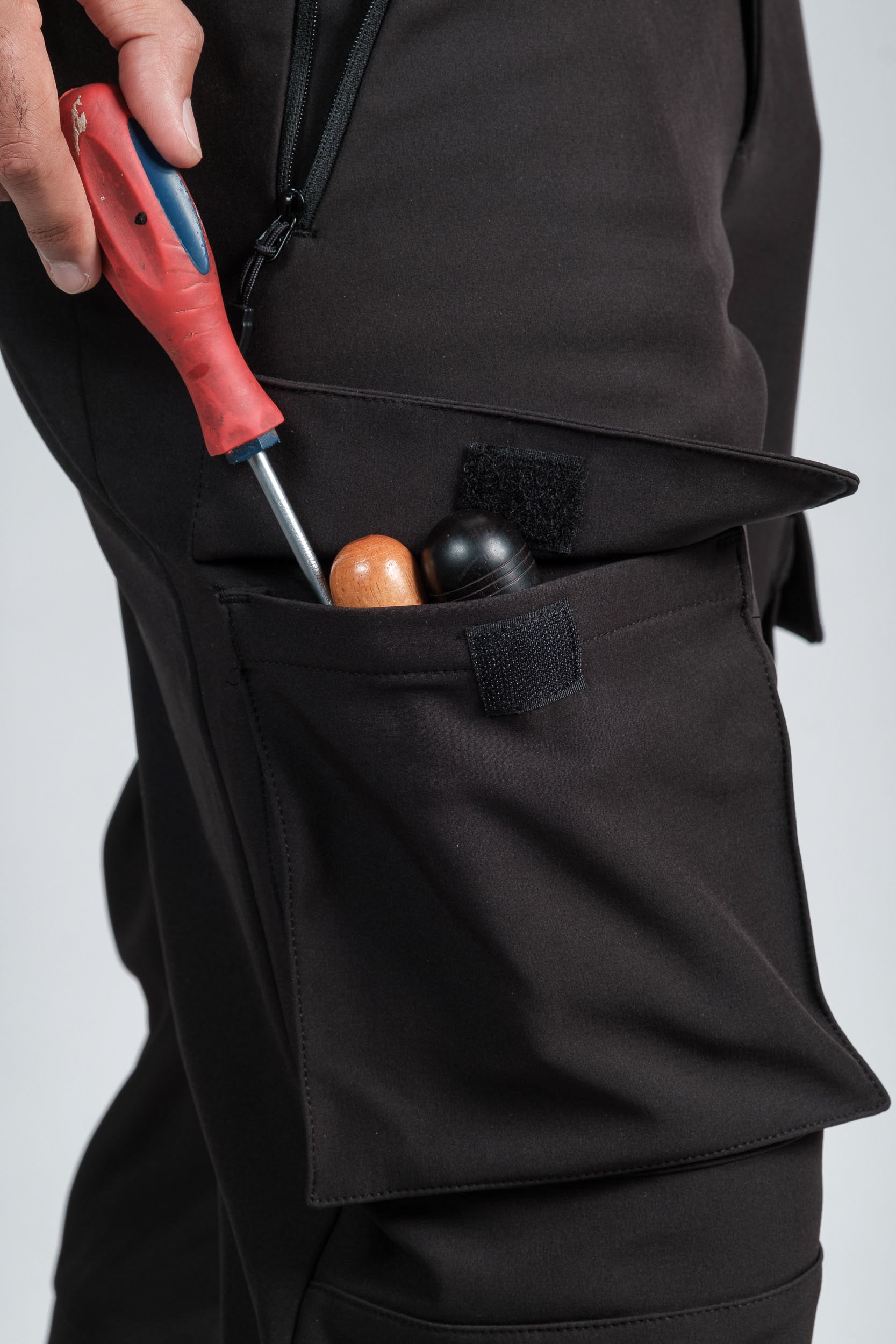 NEU: Wasserabweisende Adventure Cargo Hosen für Herren