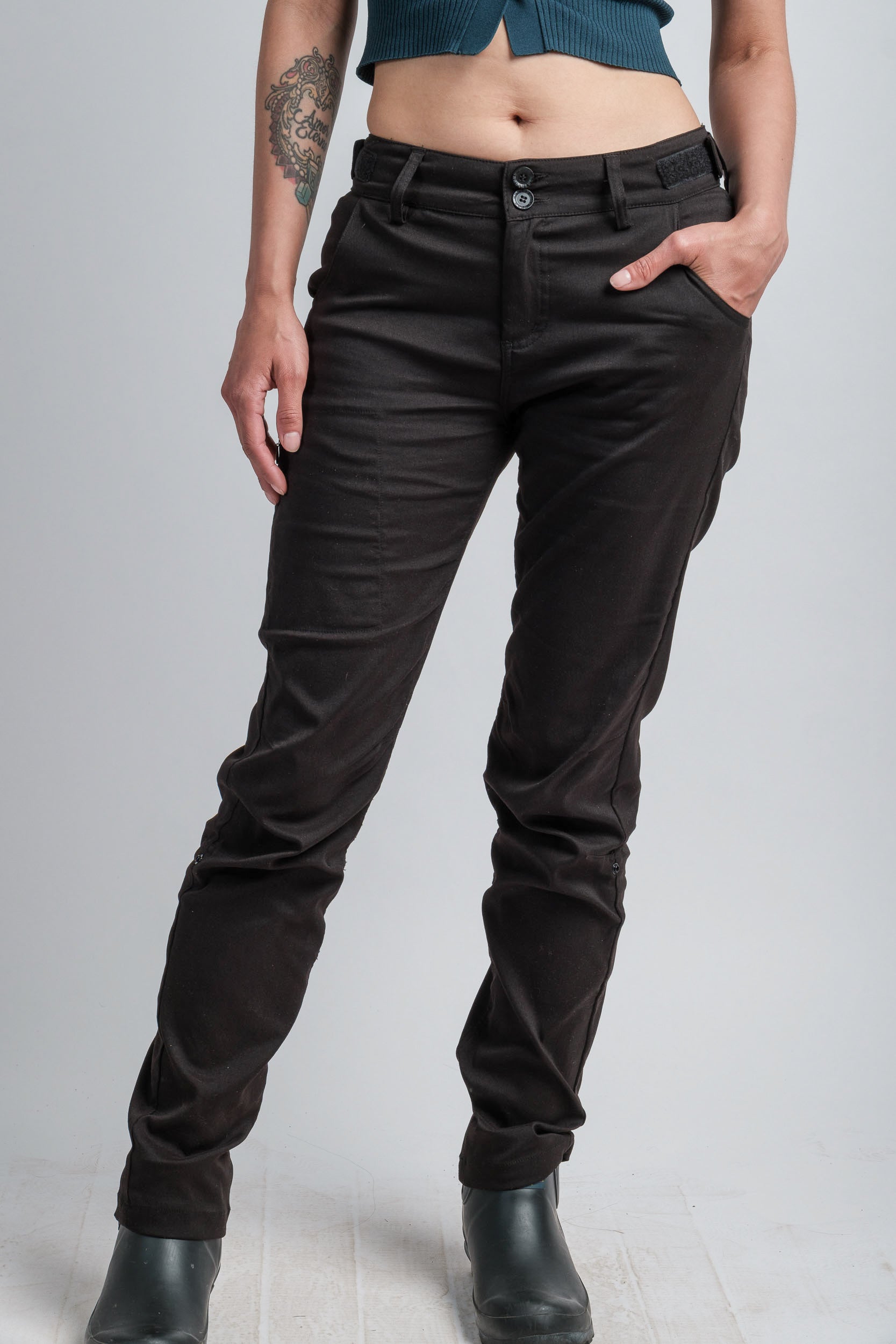 Northbound Gear womens V2 Explorer summer pants in black color